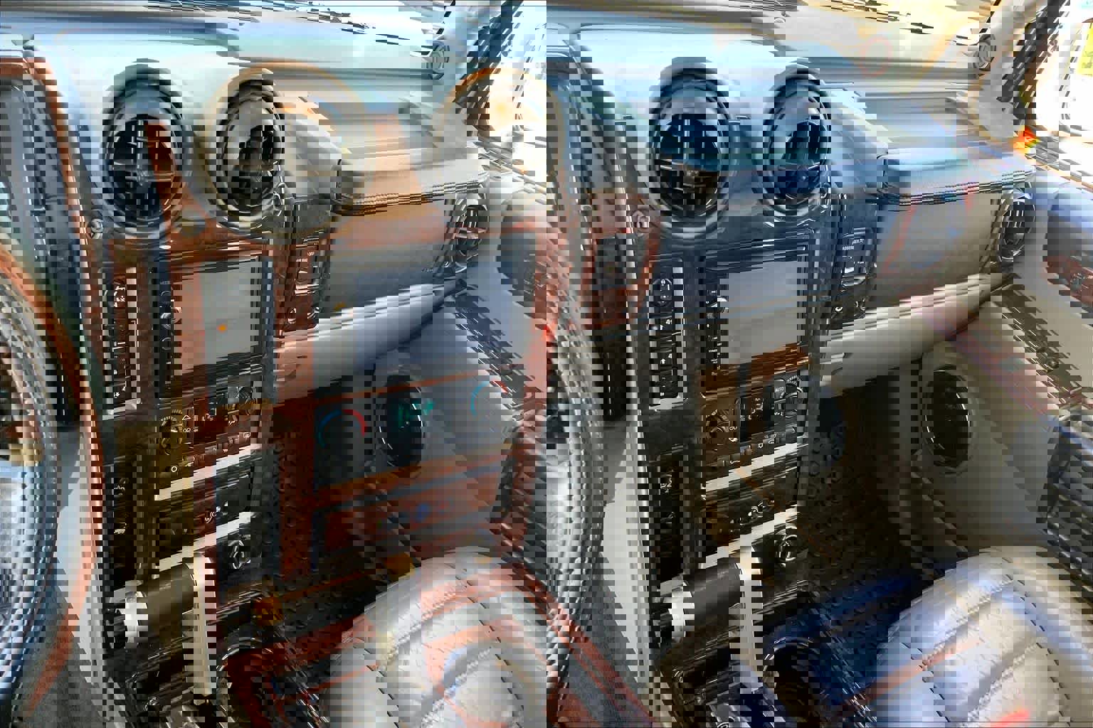 Used 2004 HUMMER H2 w/ Preferred Equipment Group image 6