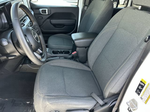 Certified 2025 Jeep Gladiator Sport AWD/4WD image 18