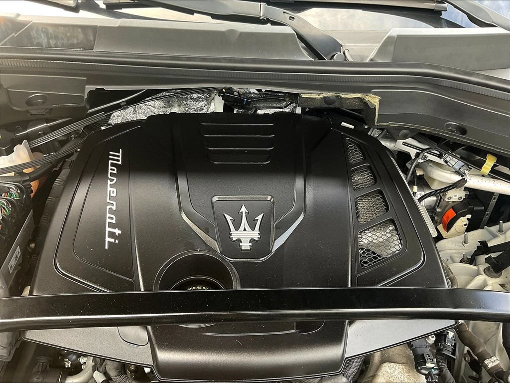 Used 2023 Maserati Grecale Modena AWD/4WD image 31
