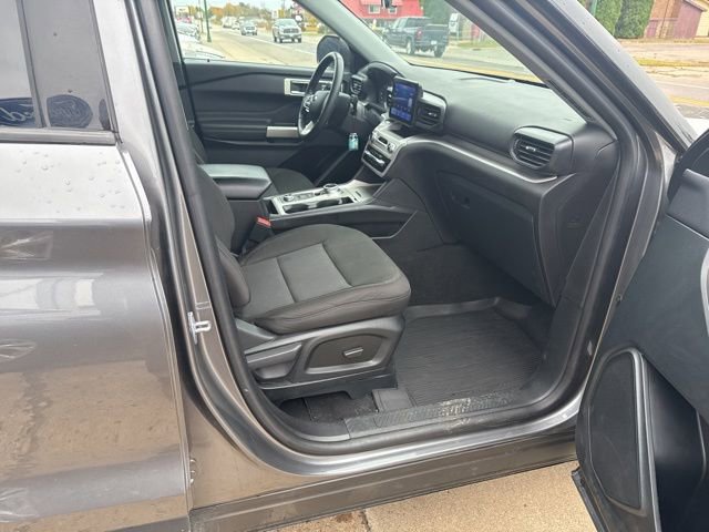 Used 2023 Ford Explorer XLT image 17