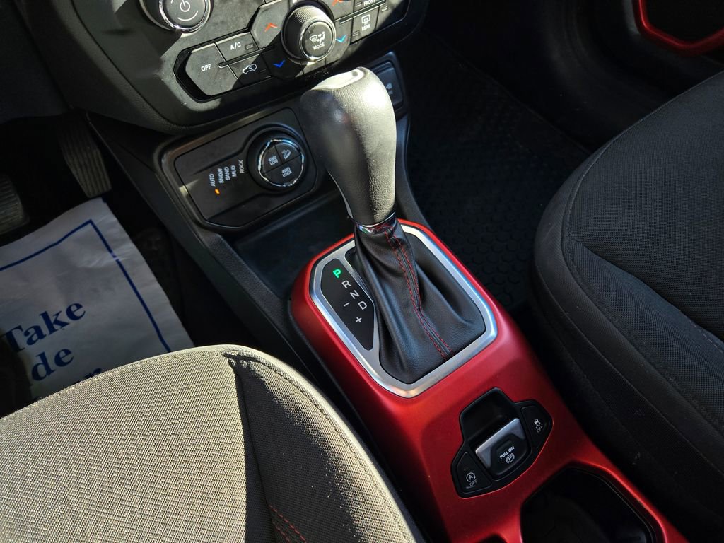 Used 2022 Jeep Renegade Trailhawk image 26