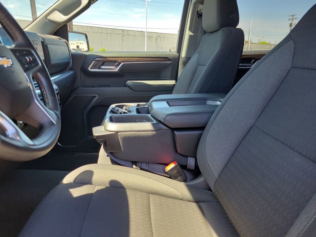 Used 2024 Chevrolet Silverado 1500 LT AWD/4WD image 21