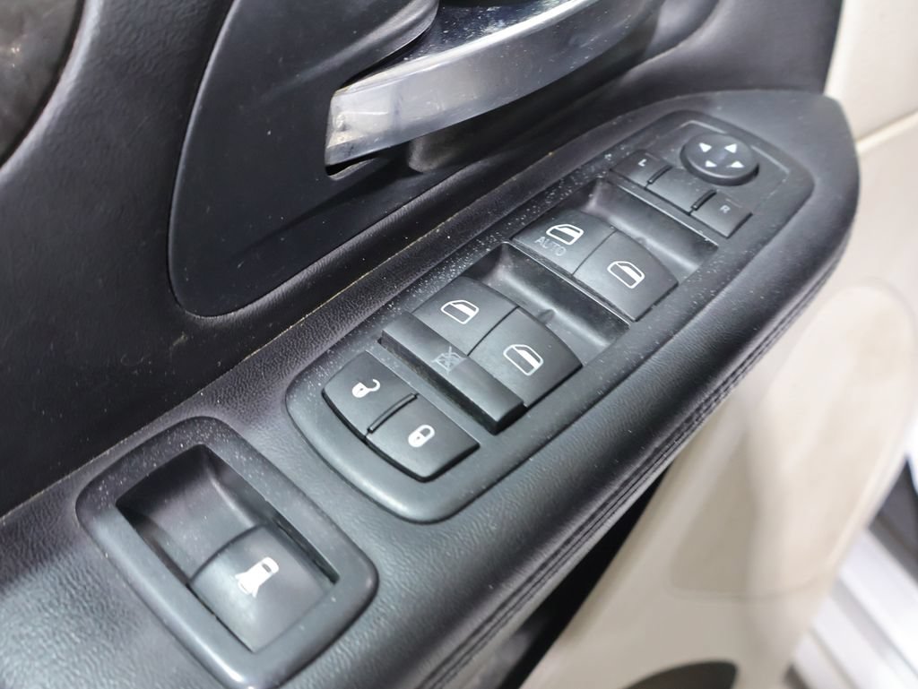 Used 2012 Dodge Grand Caravan Crew w/ Crew Value Pkg FWD image 14