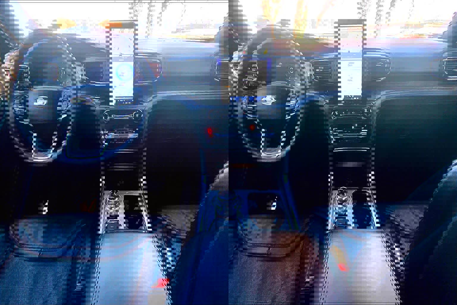 Used 2020 Ford Explorer Platinum w/ Premium Technology Package image 30