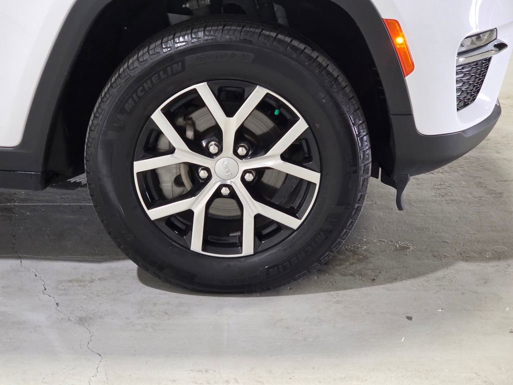 Certified 2023 Jeep Grand Cherokee Limited image 10