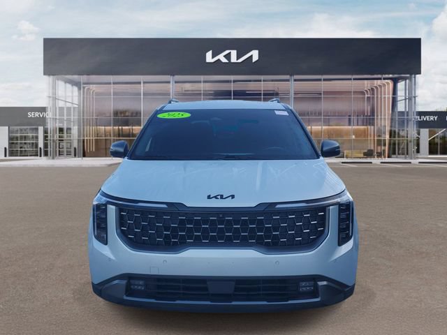 Certified 2025 Kia Carnival SX Prestige FWD image 2