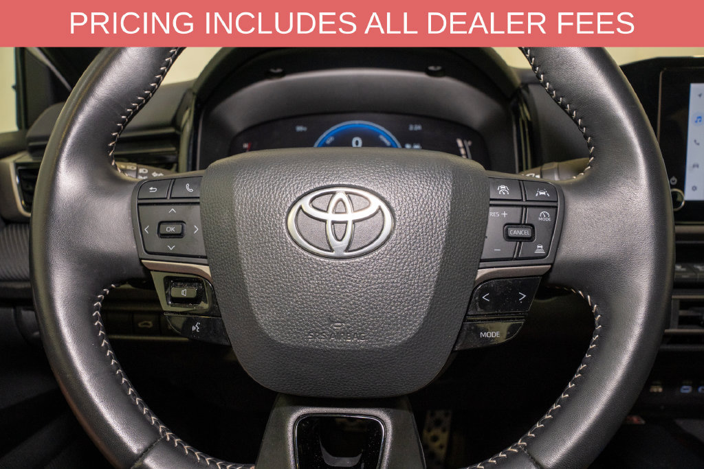 Used 2025 Toyota Camry SE FWD image 18