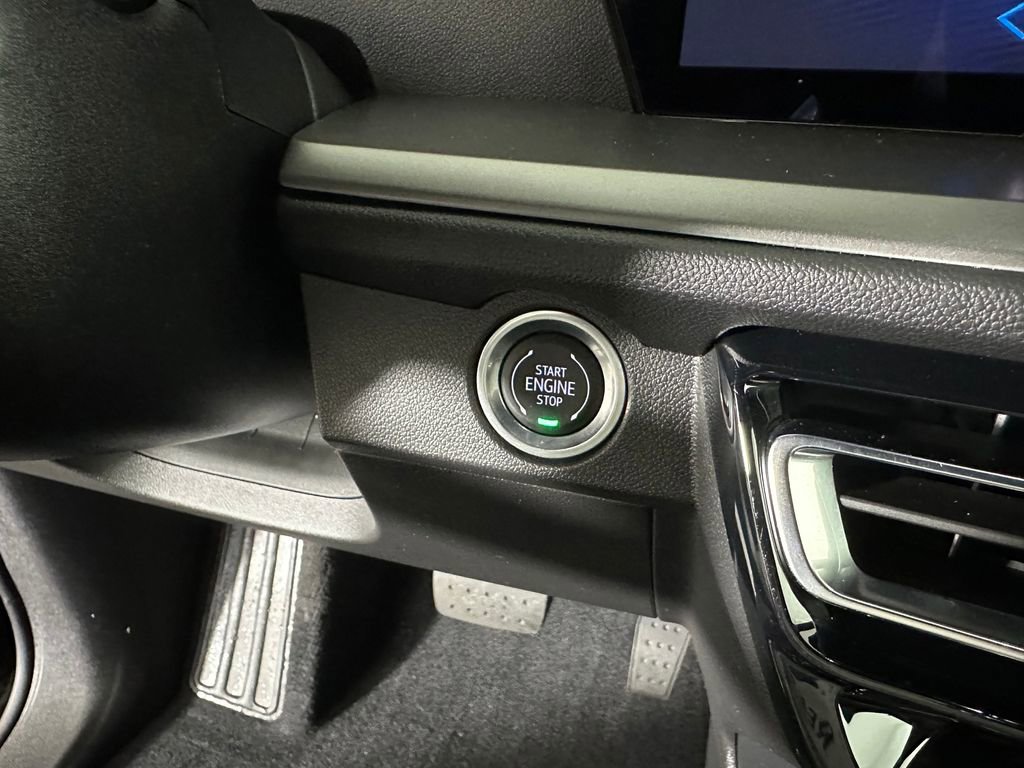 Used 2024 Chevrolet Traverse LT w/ LPO, Floor Liner Package image 16