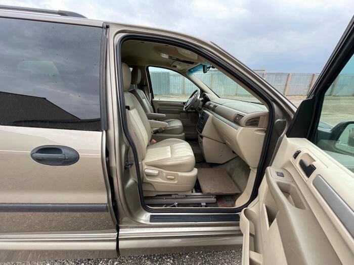 Used 2006 Ford Freestar SE FWD image 29