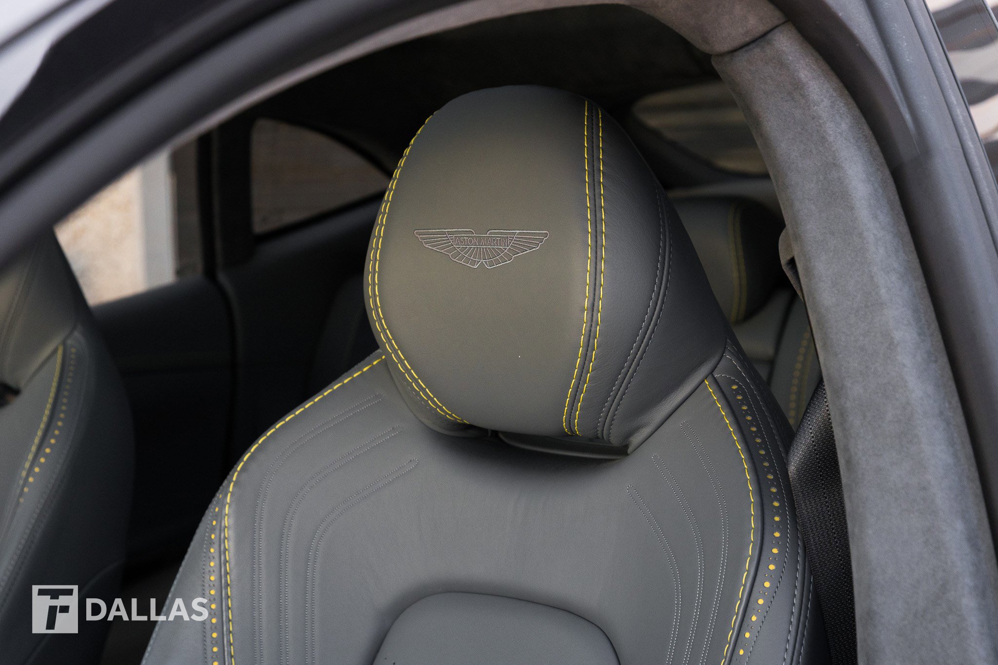 Used 2021 Aston Martin DBX image 22