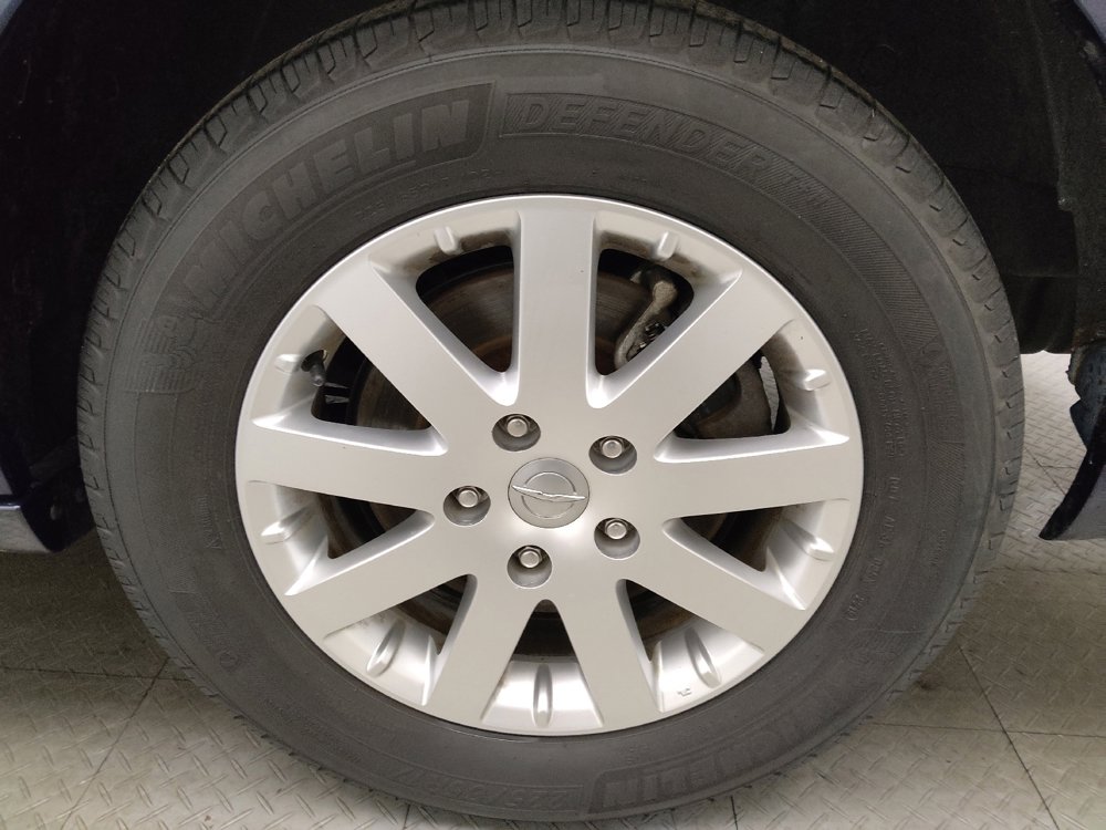Used 2016 Chrysler Town & Country Touring FWD image 31