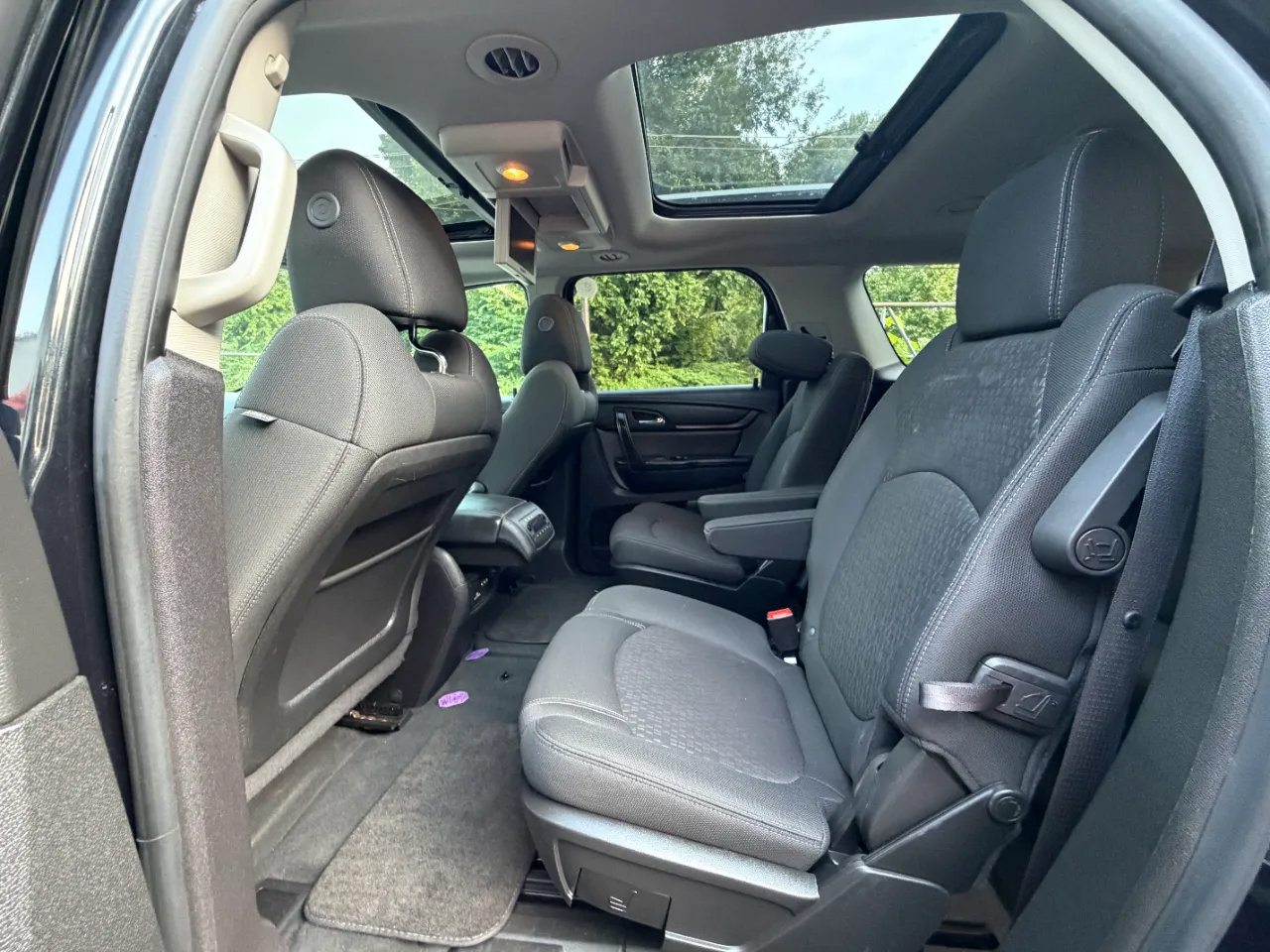 Used 2013 GMC Acadia SLE FWD image 26