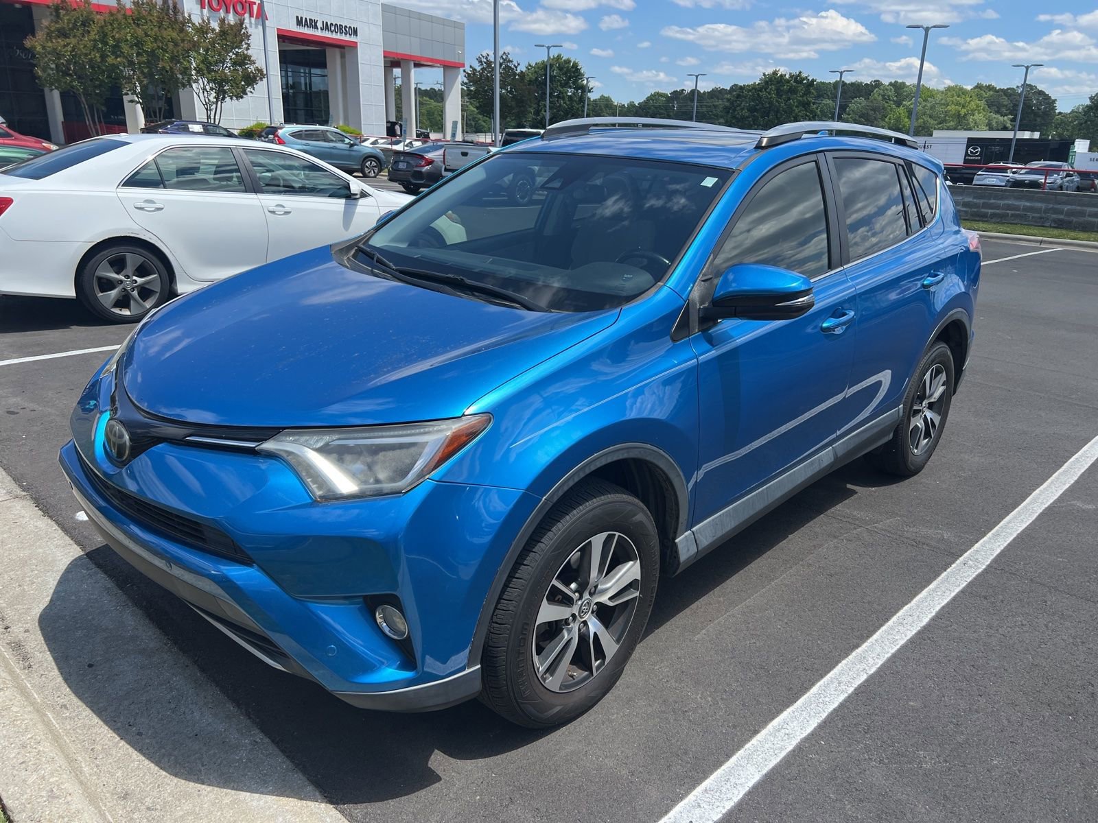 Used 2017 Toyota RAV4 XLE FWD image 10