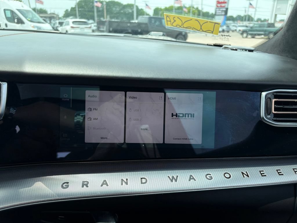 Used 2022 Jeep Grand Wagoneer Series III w/ Flexible Seating Group AWD/4WD image 35