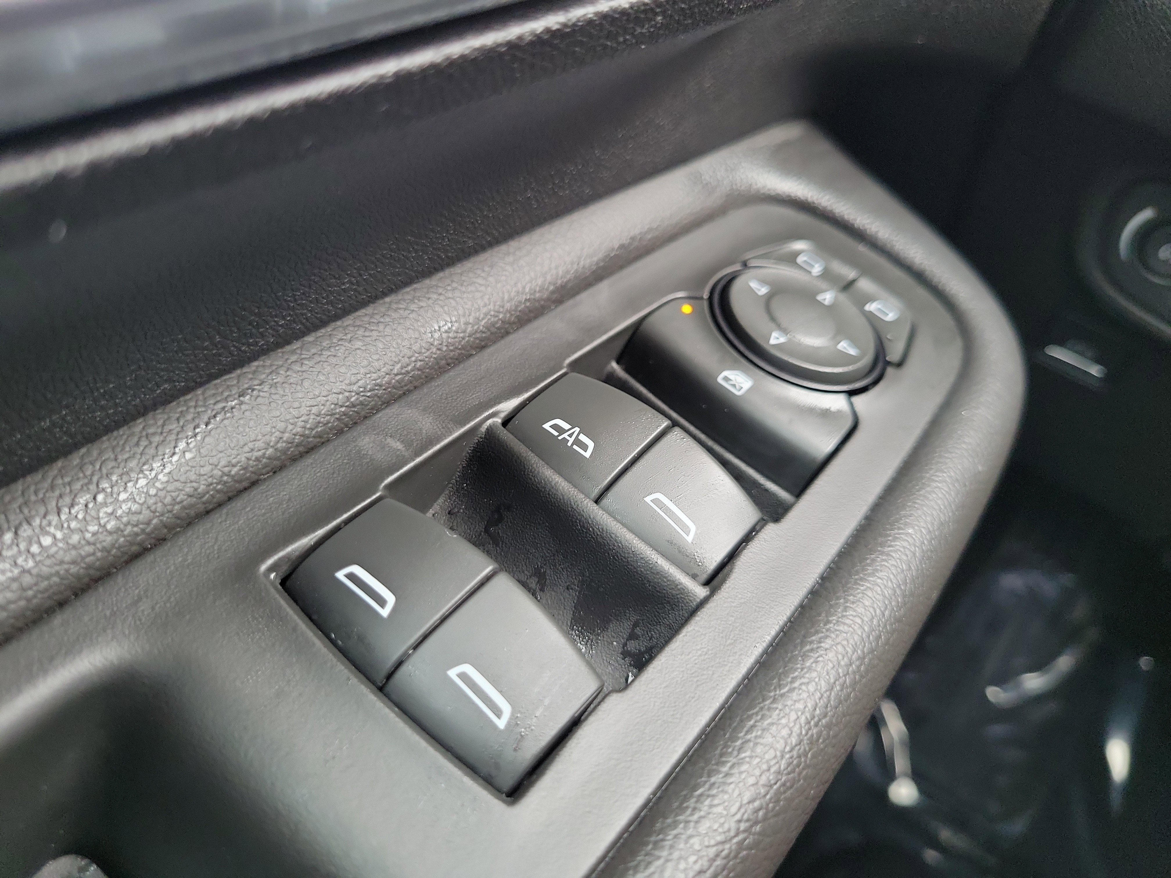 Used 2023 GMC Terrain SLE w/ Driver Convenience Package image 26