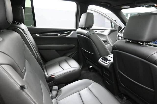 Used 2025 Cadillac XT6 Premium Luxury AWD/4WD image 33