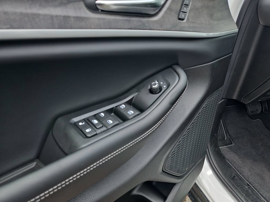 New 2026 Jeep Grand Cherokee Limited w/ Limited Altitude Package AWD/4WD image 18
