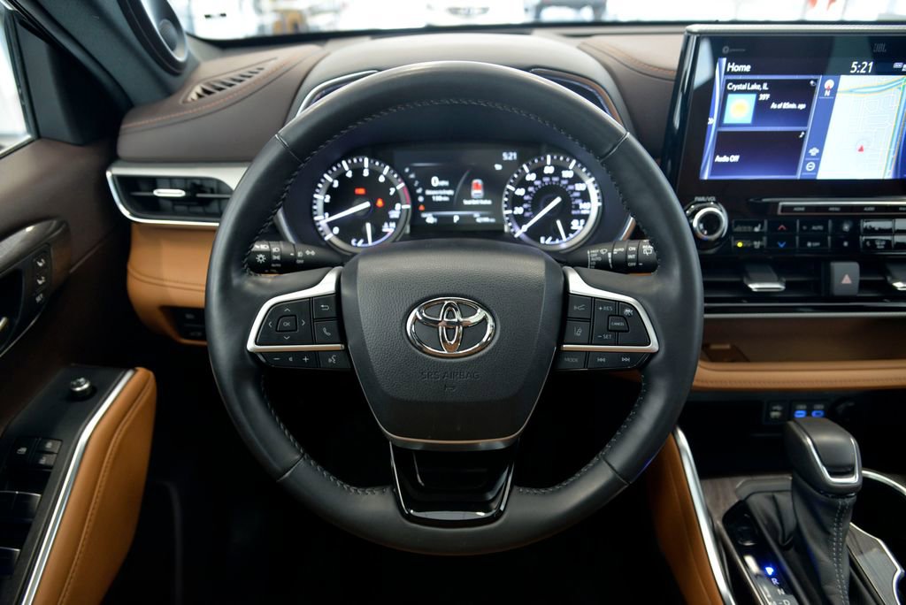 Used 2022 Toyota Highlander Platinum AWD/4WD image 18