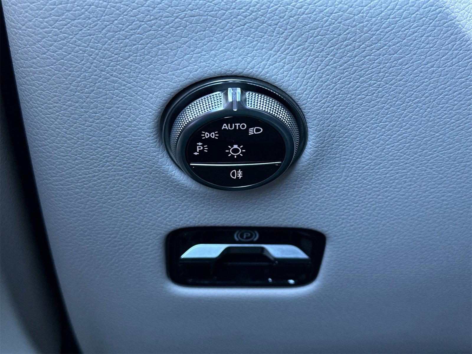 Certified 2025 Mercedes-Benz GLC 300 image 32