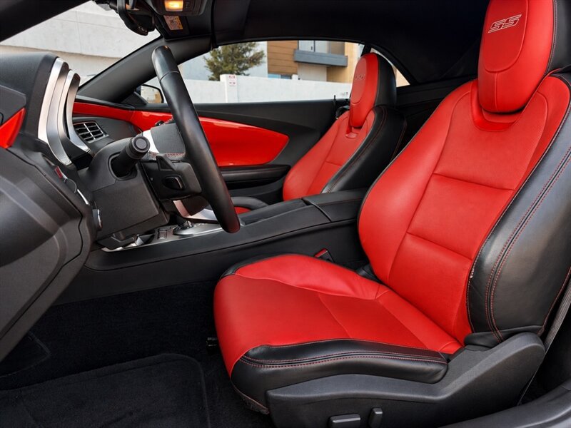 Used 2011 Chevrolet Camaro SS w/ RS Package RWD image 2