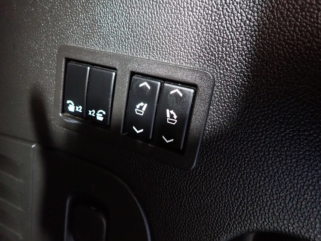 Used 2015 GMC Yukon SLT w/ Open Road Package AWD/4WD image 19