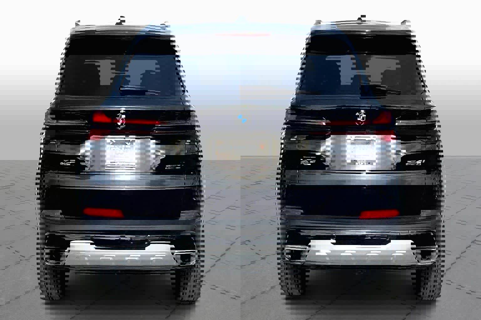 Used 2026 BMW X5 sDrive40i w/ Executive Package image 4