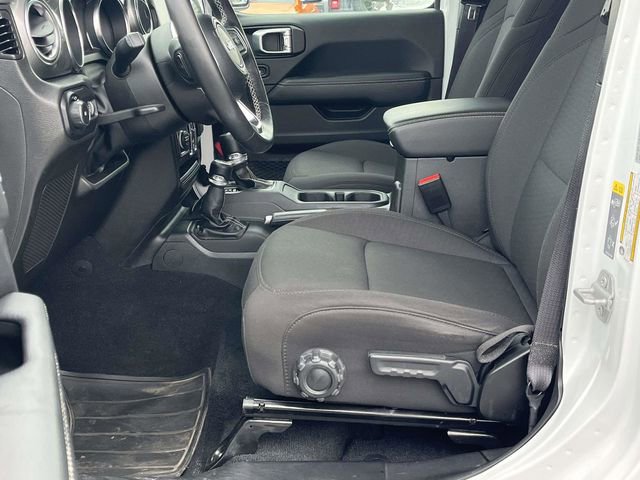 Used 2023 Jeep Wrangler Sahara w/ Cold Weather Group image 13