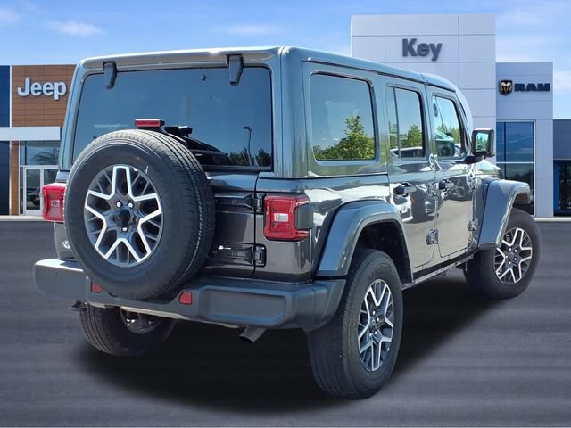Used 2025 Jeep Wrangler Unlimited Sahara AWD/4WD image 5