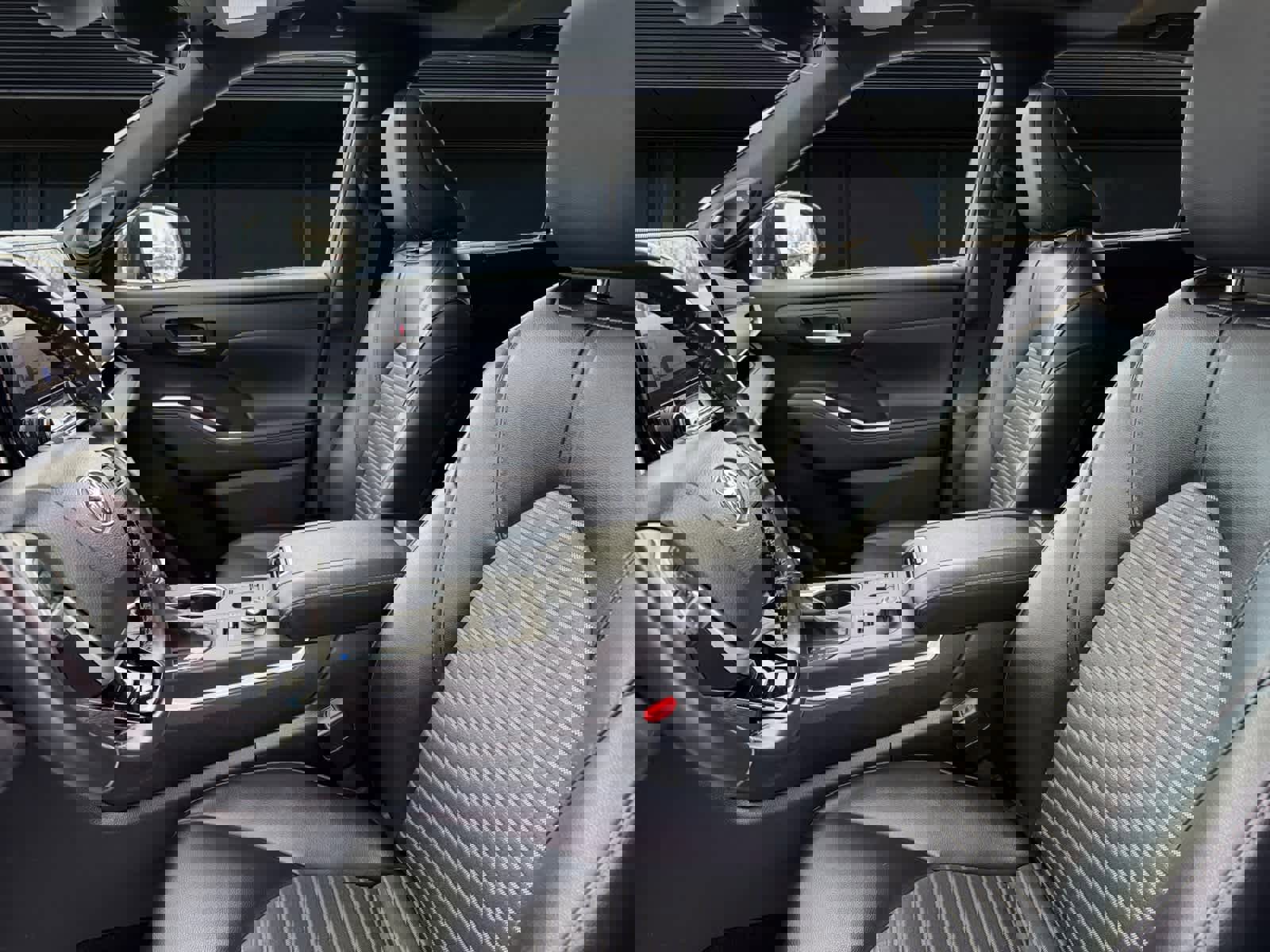 Used 2024 Toyota Highlander XSE image 2