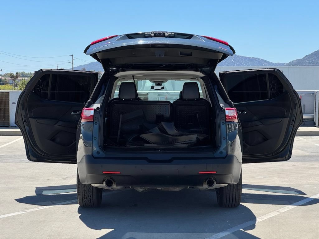 Used 2020 Chevrolet Traverse RS w/ LPO, Floor Liner Package FWD image 27