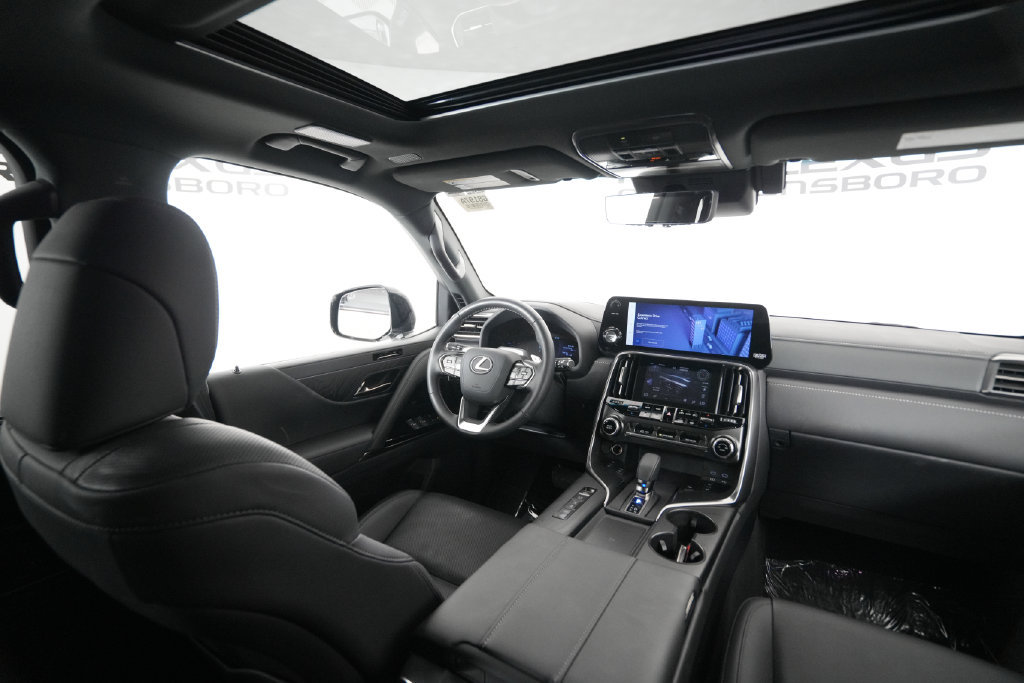 Certified 2025 Lexus LX 700h Overtrail AWD/4WD image 16