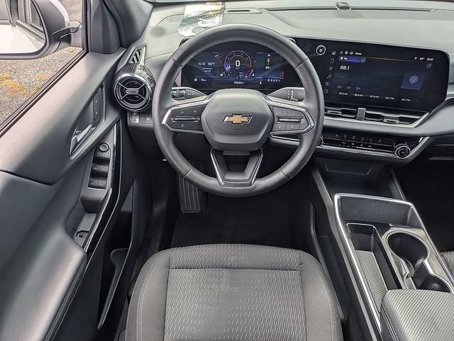 Used 2025 Chevrolet Equinox LT FWD image 17