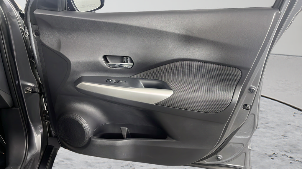 Used 2019 Nissan Kicks SV FWD image 15