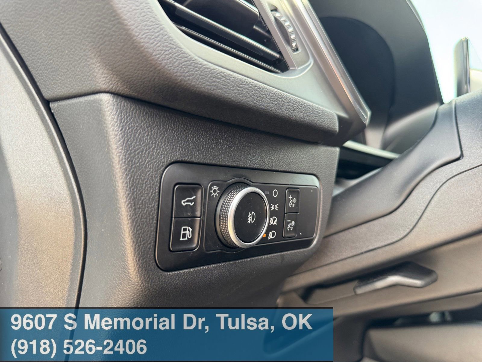 Used 2025 Ford Escape Platinum image 19