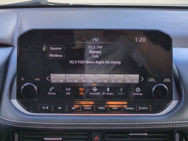 Used 2023 Nissan Rogue SL w/ SL Premium Package image 17