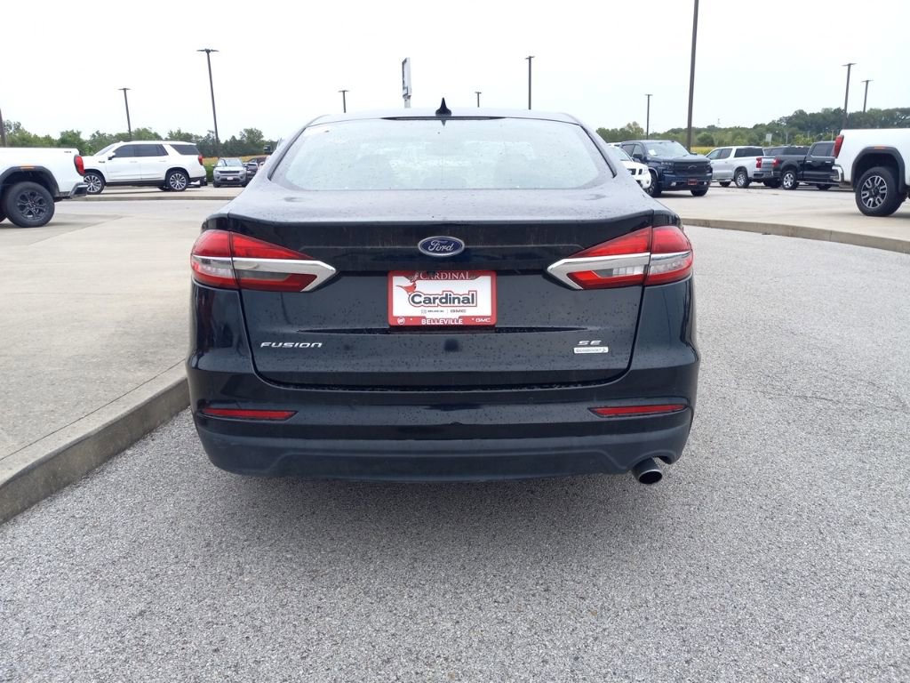 Used 2020 Ford Fusion SE FWD image 9