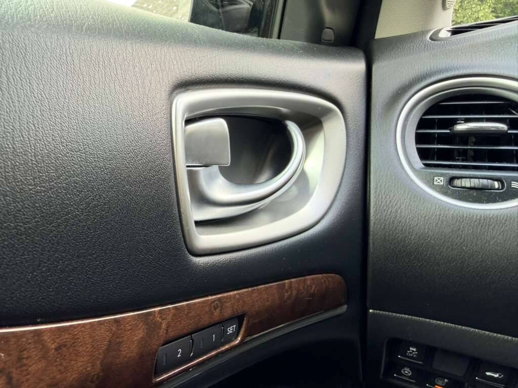 Used 2016 INFINITI QX60 Luxe w/ Deluxe Technology Package AWD/4WD image 9