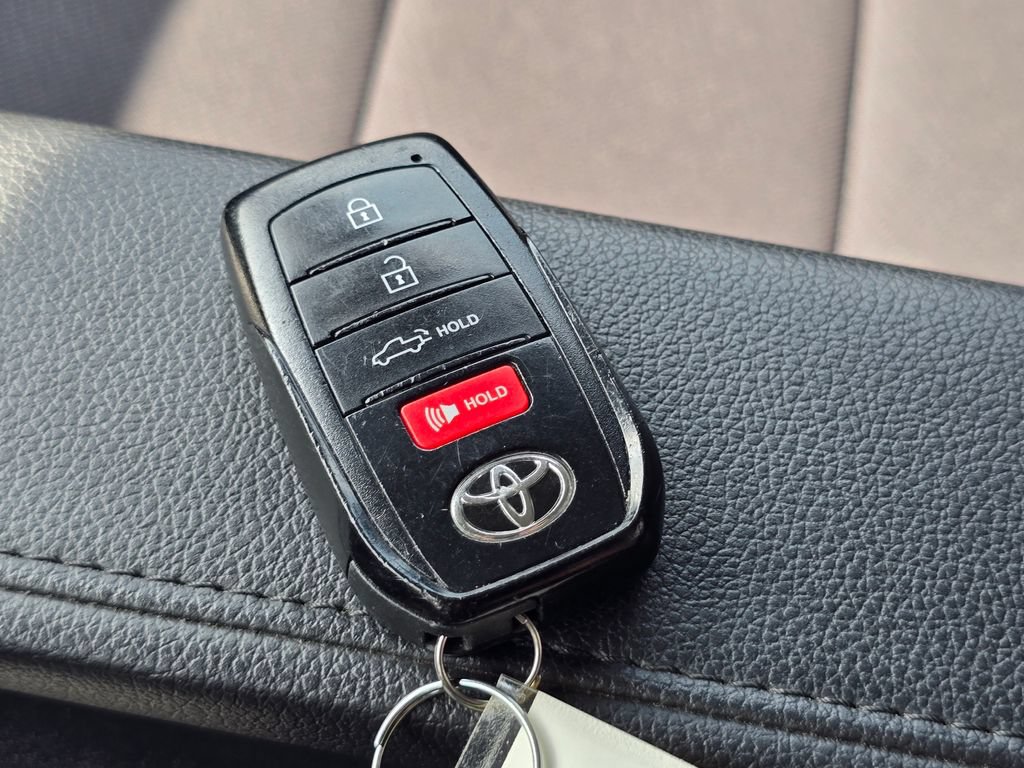 Used 2023 Toyota Tundra SR AWD/4WD image 32