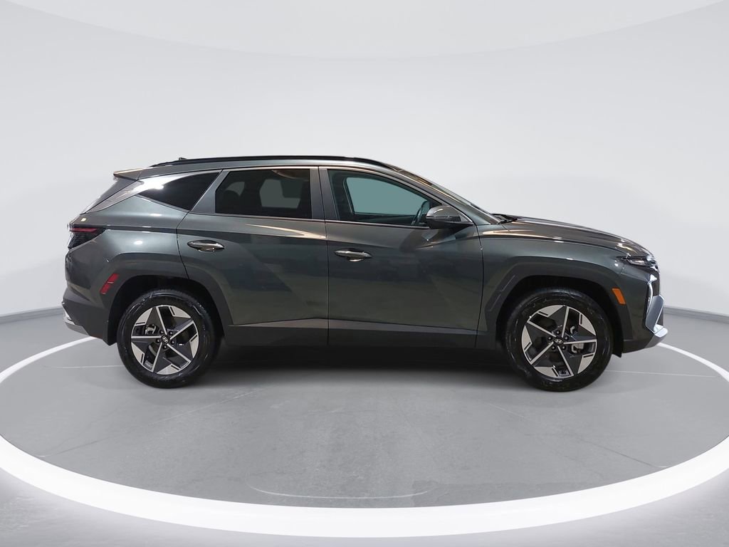 Certified 2025 Hyundai Tucson SEL AWD/4WD image 4