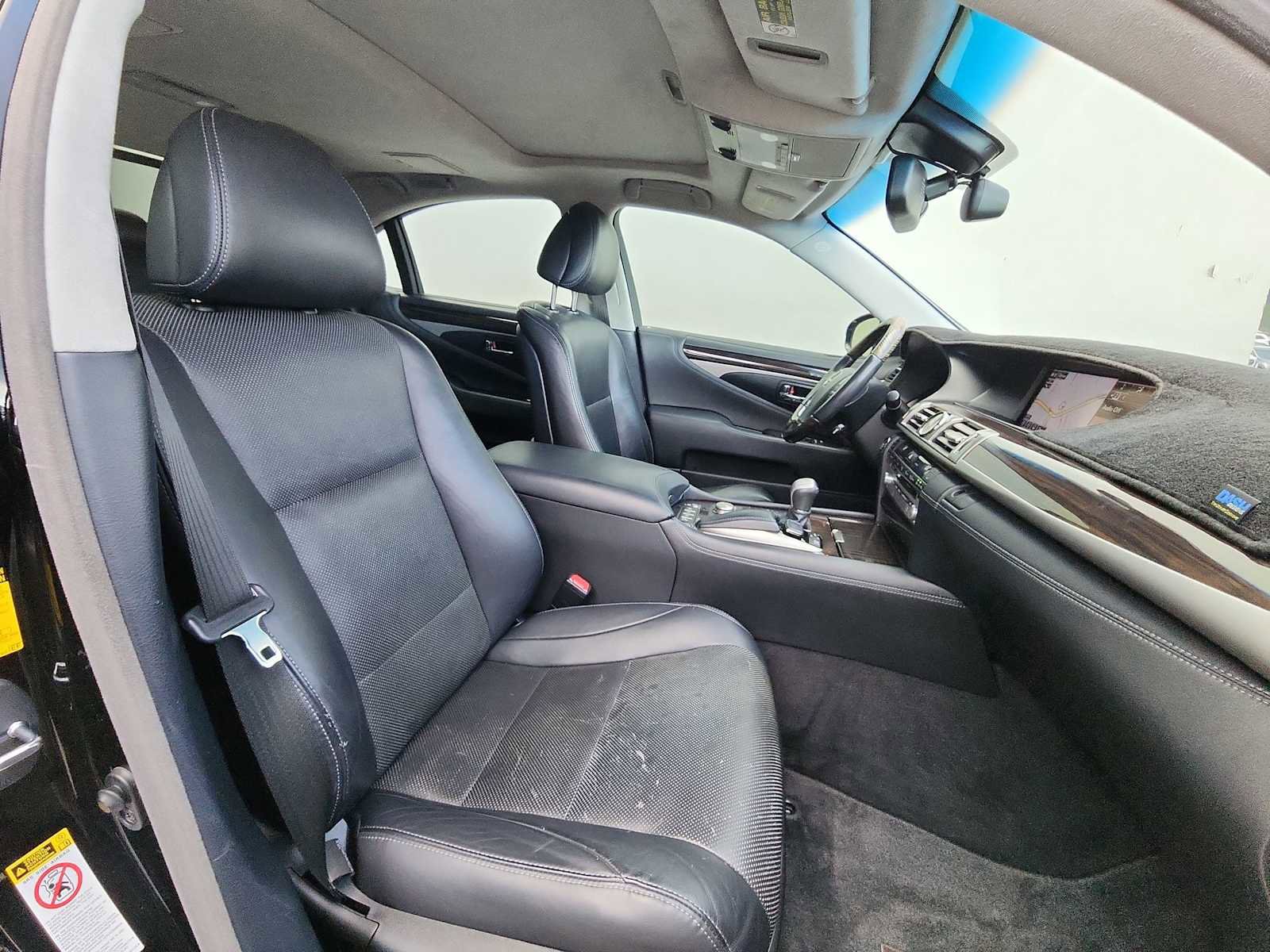 Used 2015 Lexus LS 460 image 28