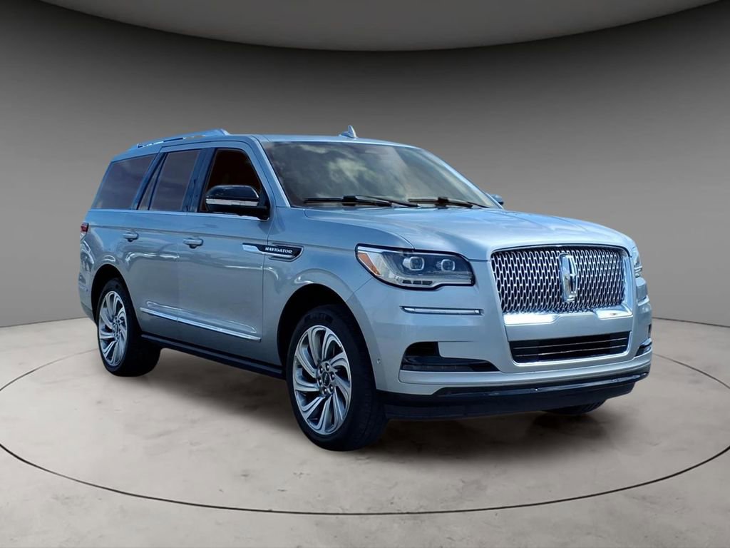 Used 2023 Lincoln Navigator Reserve image 14