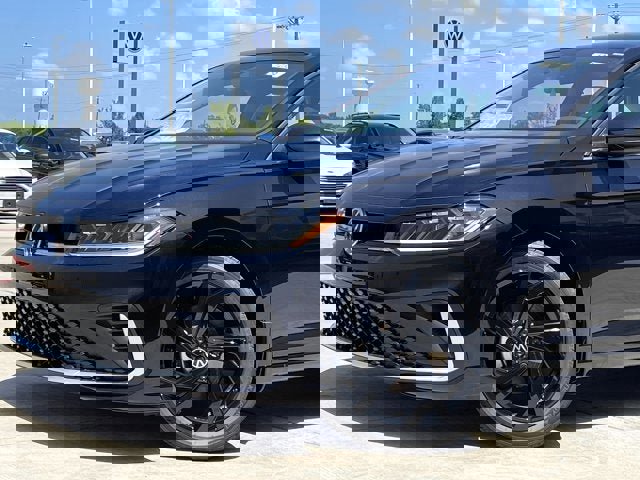 New 2025 Volkswagen Jetta SE image 2