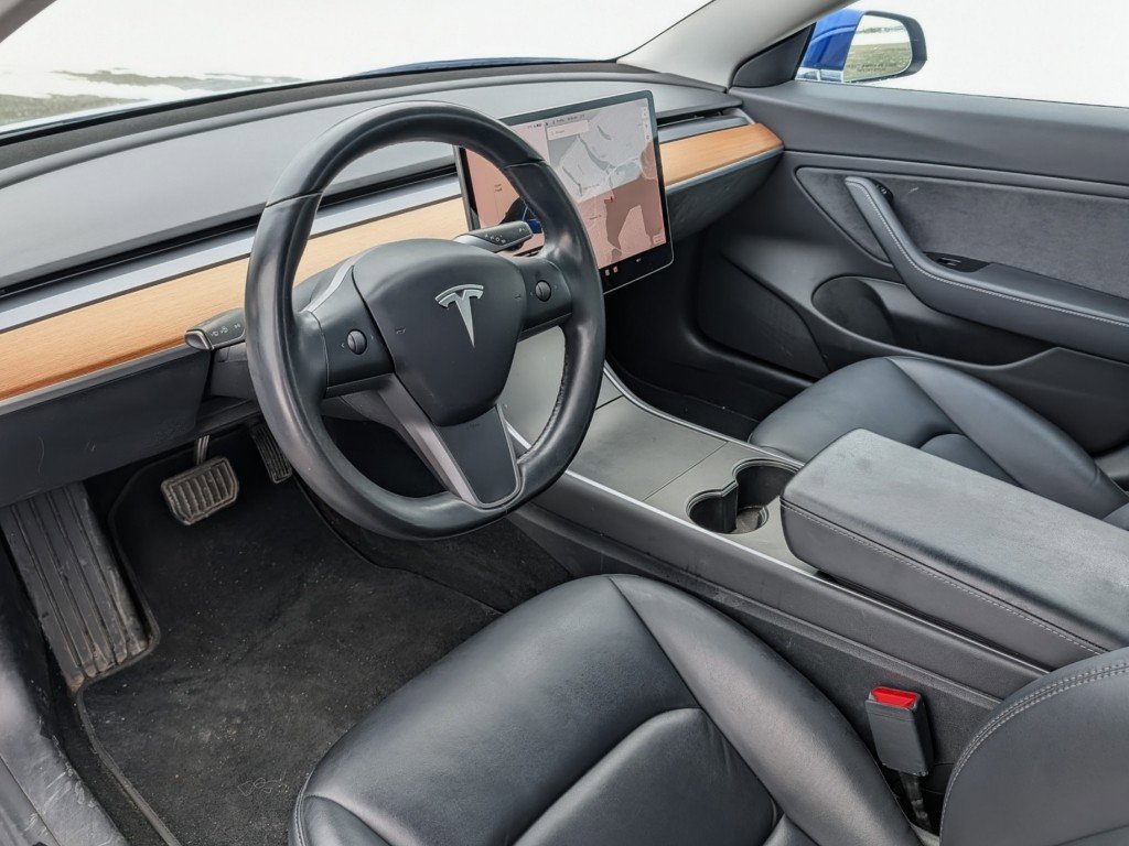 Used 2018 Tesla Model 3 Mid Range image 17