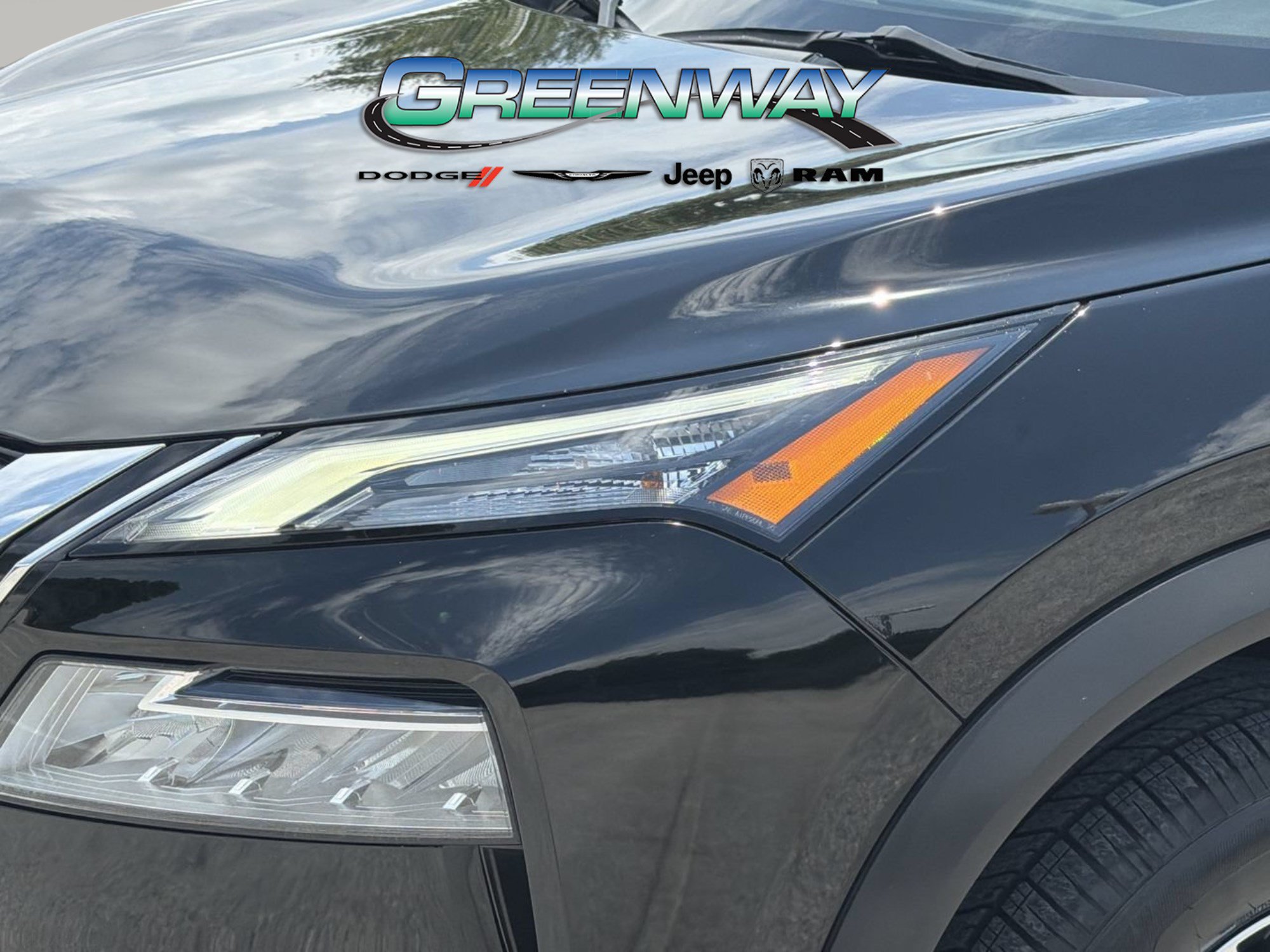 Used 2023 Nissan Rogue SV FWD image 6
