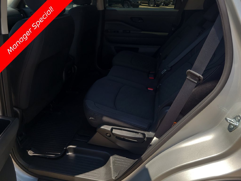 Certified 2025 Nissan Pathfinder S FWD image 8