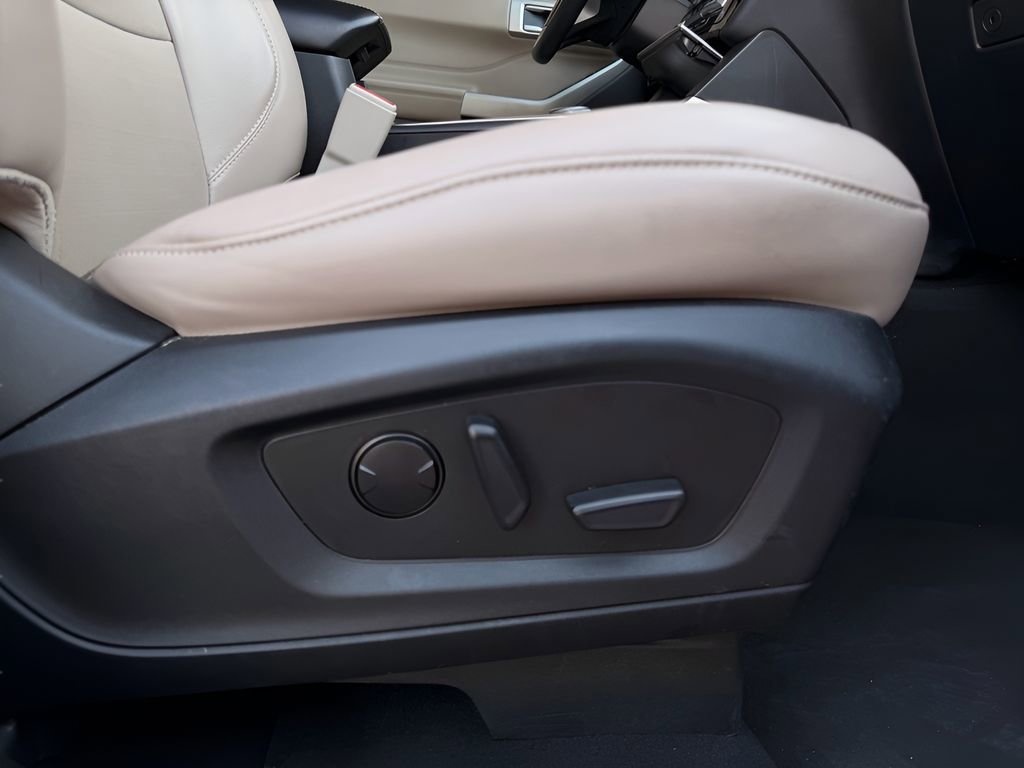 Used 2023 Ford Explorer Limited image 26
