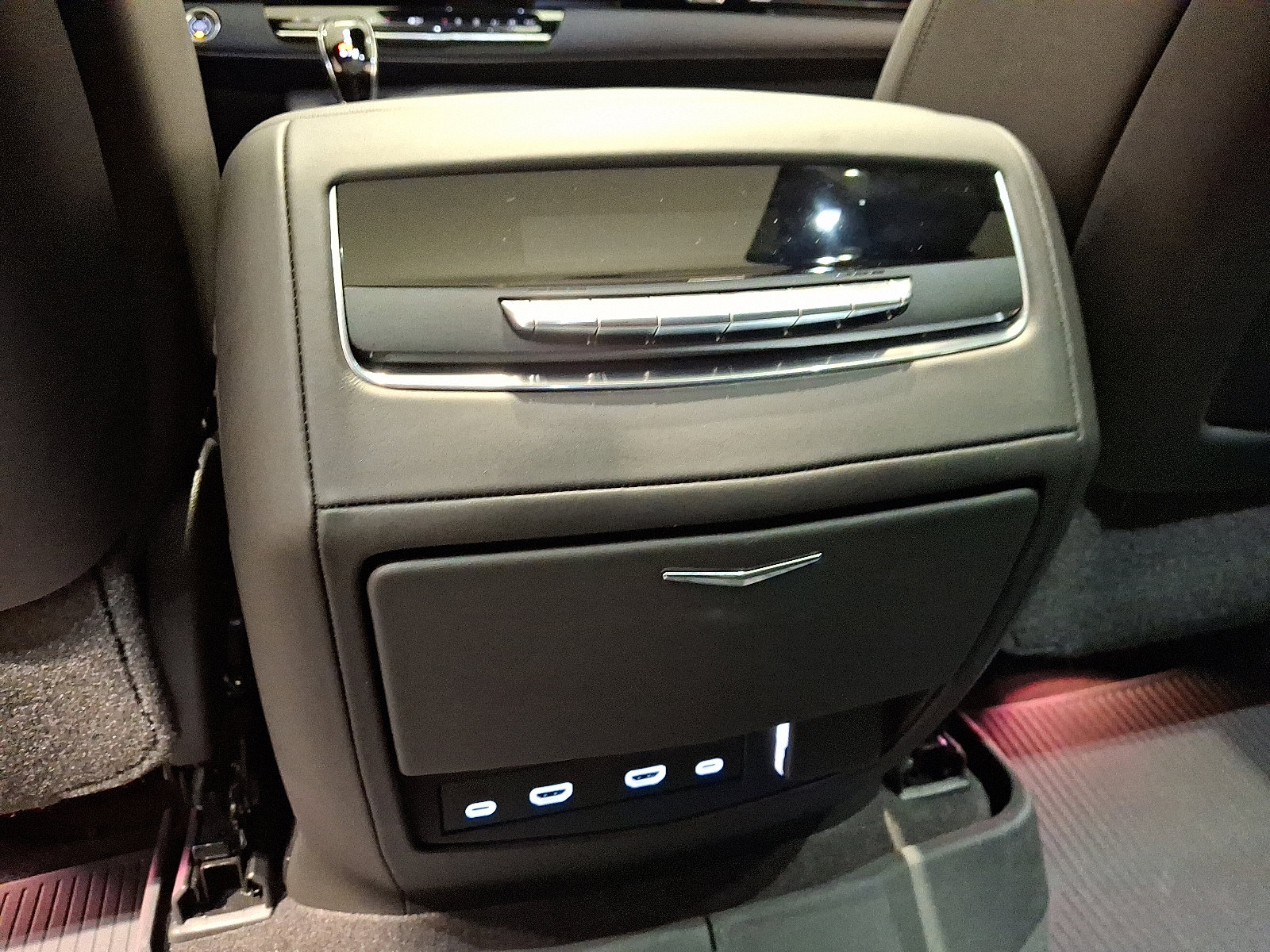 Certified 2024 Cadillac Escalade V w/ LPO, ONYX Package AWD/4WD image 10