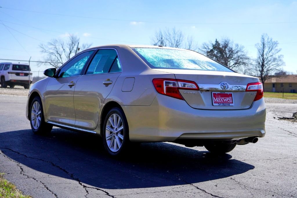 Used 2012 Toyota Camry XLE w/ Leather Pkg image 8