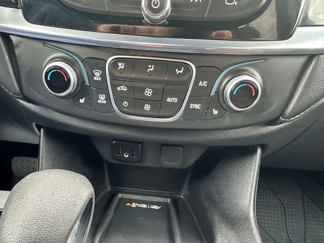 Used 2023 Chevrolet Traverse LT FWD image 44