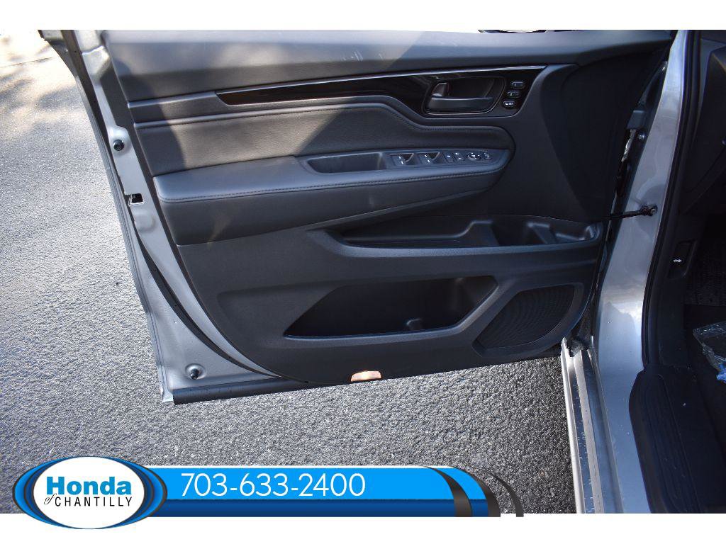New 2026 Honda Odyssey Touring image 25
